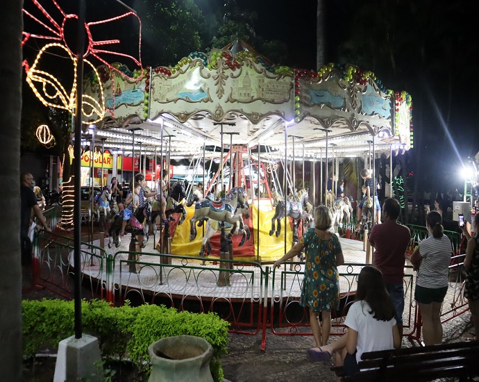 PROGRAMAÇÃO: Teatro, Roda de Canções Gospel, Encontro de Carros Antigos, Feira de Artesanato e Orquestra Sinfônica reuniram centenas de pessoas