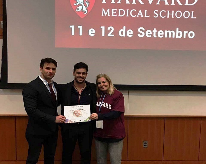 CÉREBRO & FACE: dentista Fernando Manfrim recebe certificação em Harvard, nos Estados Unidos