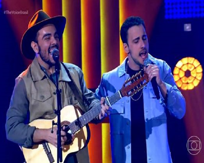 THE VOICE BRASIL: Neto & Felipe representam o interior de São Paulo no programa virando as 4 cadeiras dos técnicos