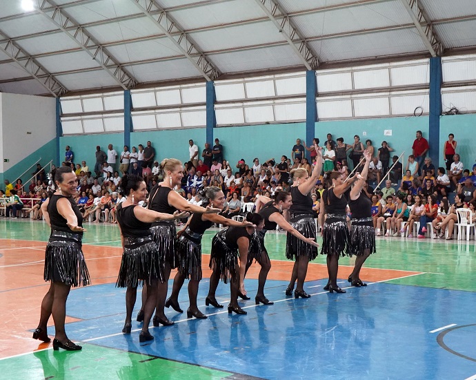 É OURO: Atletas de Jales conquistam medalha de ouro na modalidade Coreografia nos Jogos da Melhor Idade