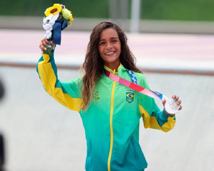 13 ANOS: Rayssa Leal ganha medalha de prata e se torna mais jovem medalhista olímpica do Brasil