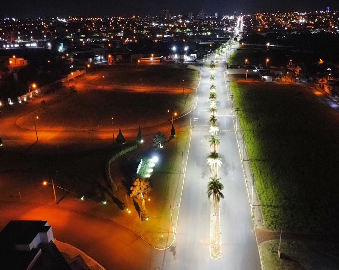 ILUMINAÇÃO: Prefeitura instala nova iluminação de LED no prolongamento da Avenida João Amadeu