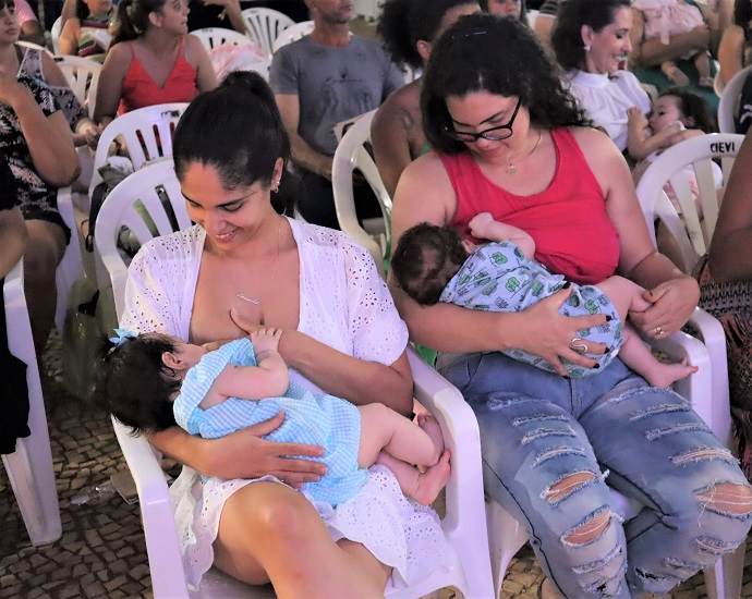 MAMAÇO: Prefeitura de Jales realiza Mamaço na Praça para alertar sobre a importância do aleitamento materno