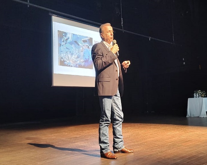 EM JALES: Henrique Prata, presidente do Hospital de Amor, ministrou a palestra “Os valores da gestão do Hospital de Amor” no Teatro Municipal