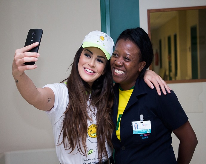 MARIANA SAAD: digital influencer com 2 milhões de fãs visita o Hospital de Amor de Jales